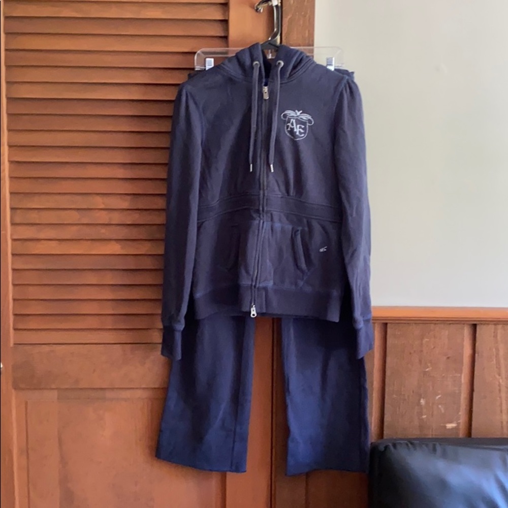 AE sweatsuit